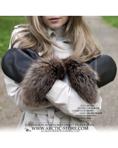 Mittens trimmed with L'or Noir fox